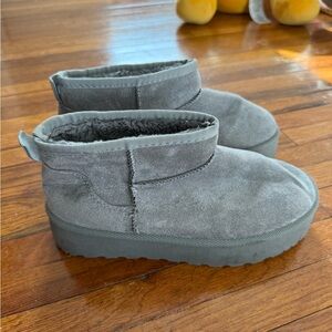 Mudd Gray Kids Boots